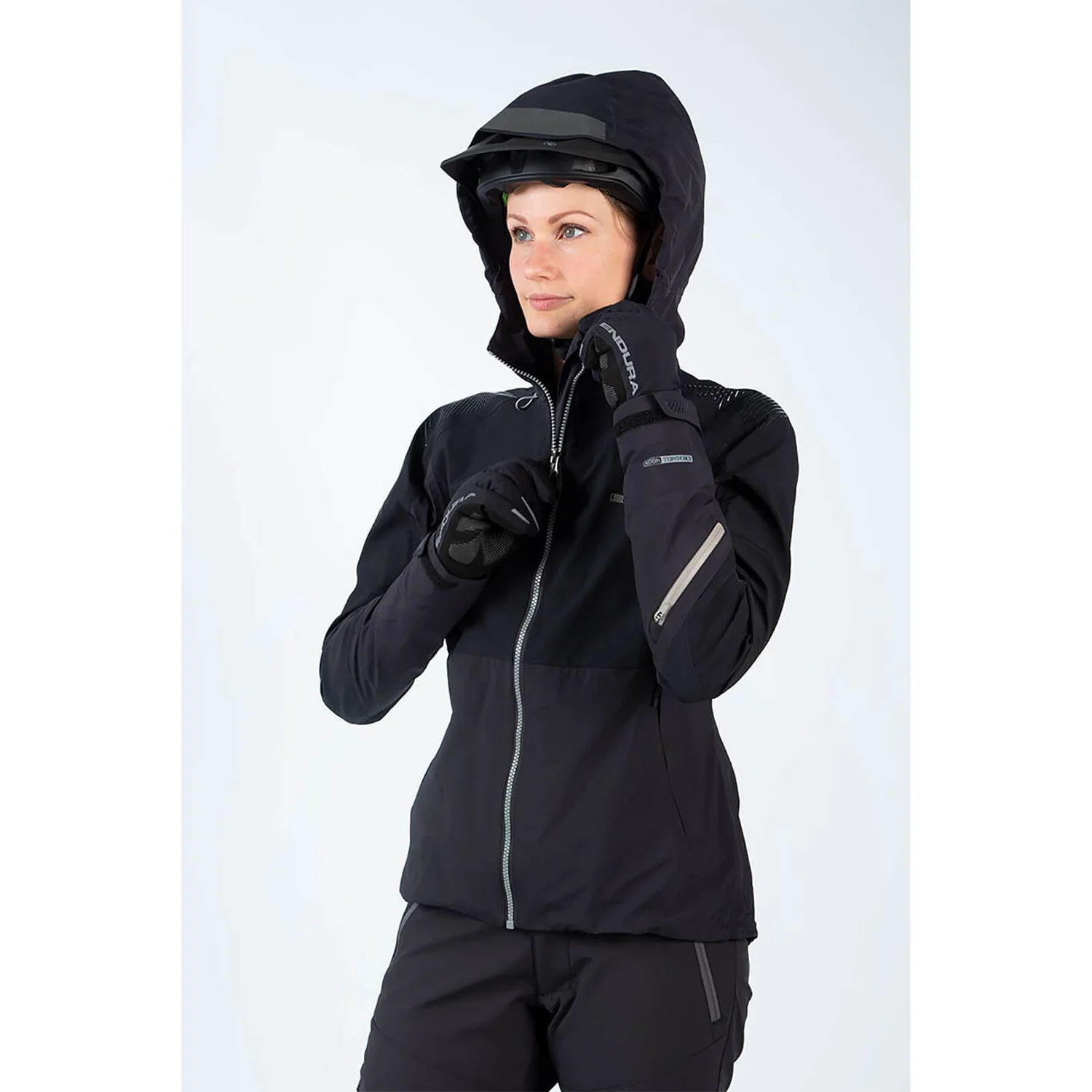 Endura Women's MT500 Waterproof Jacket - Black 5 Endura Women's MT500 Waterproof Jacket - Black - Image 3