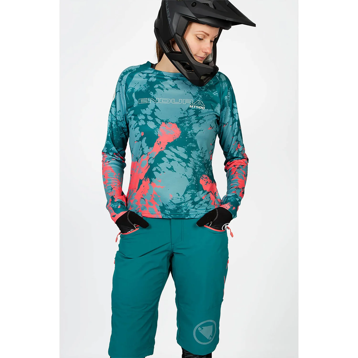 Endura Women’s SingleTrack Short II - Spruce Green 5 Endura Women’s SingleTrack Short II - Spruce Green - Image 3