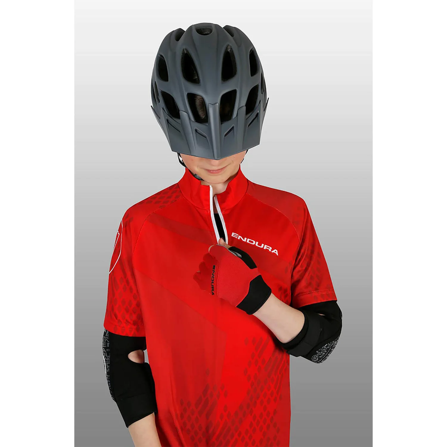 Endura Hummvee Youth Helmet - Grey 4 Endura Hummvee Youth Helmet - Grey - Image 3