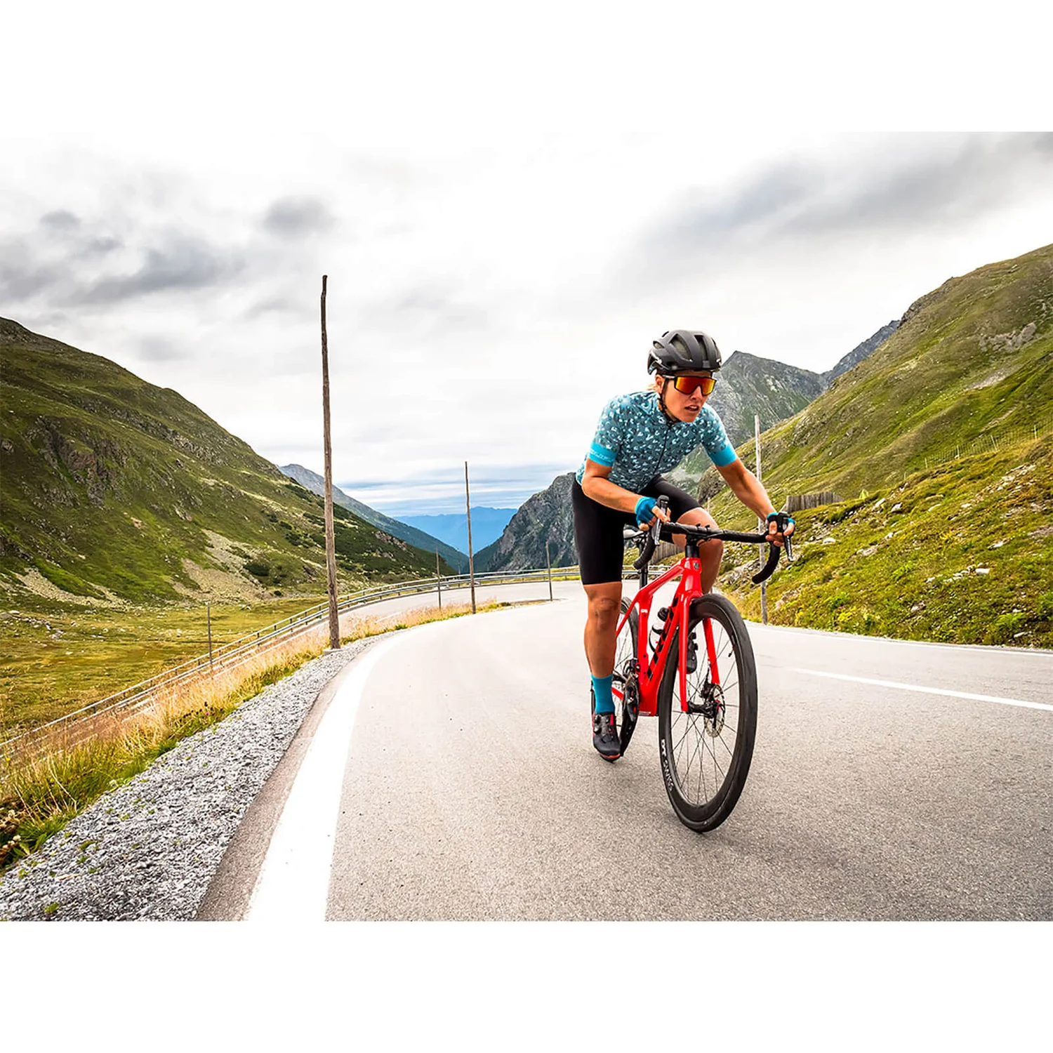 Endura Women's Pro SL Bibshorts - Black 8 Endura Women's Pro SL Bibshorts - Black - Image 6