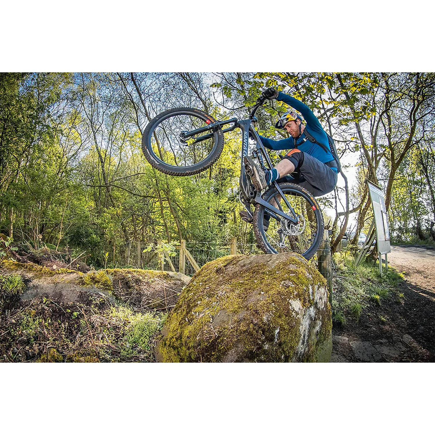 Endura Hummvee Lite Icon Glove - Olive Green 5 Endura Hummvee Lite Icon Glove - Olive Green - Image 3