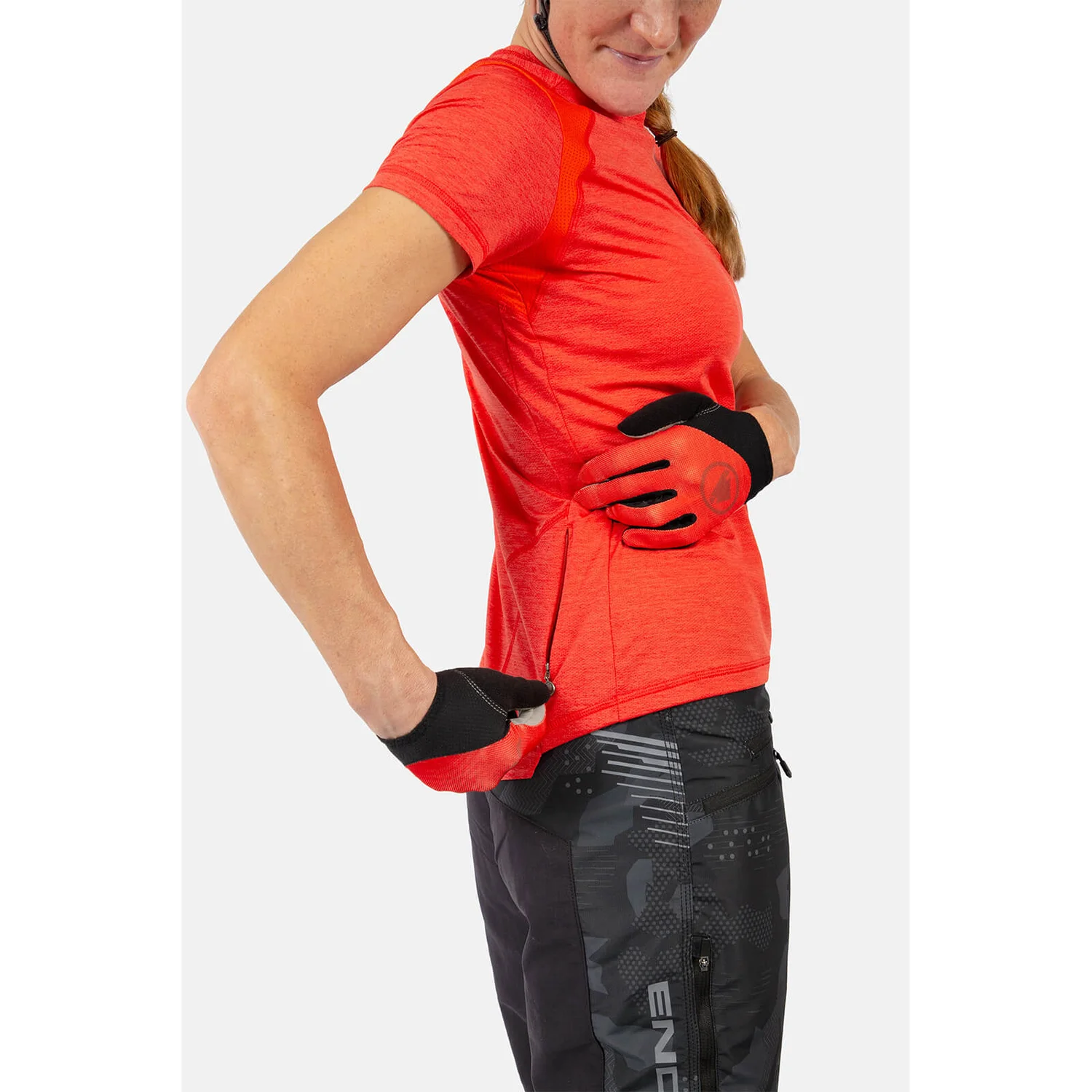 Endura Women's SingleTrack S/S Jersey - Punch Pink 5 Endura Women's SingleTrack S/S Jersey - Punch Pink - Image 3