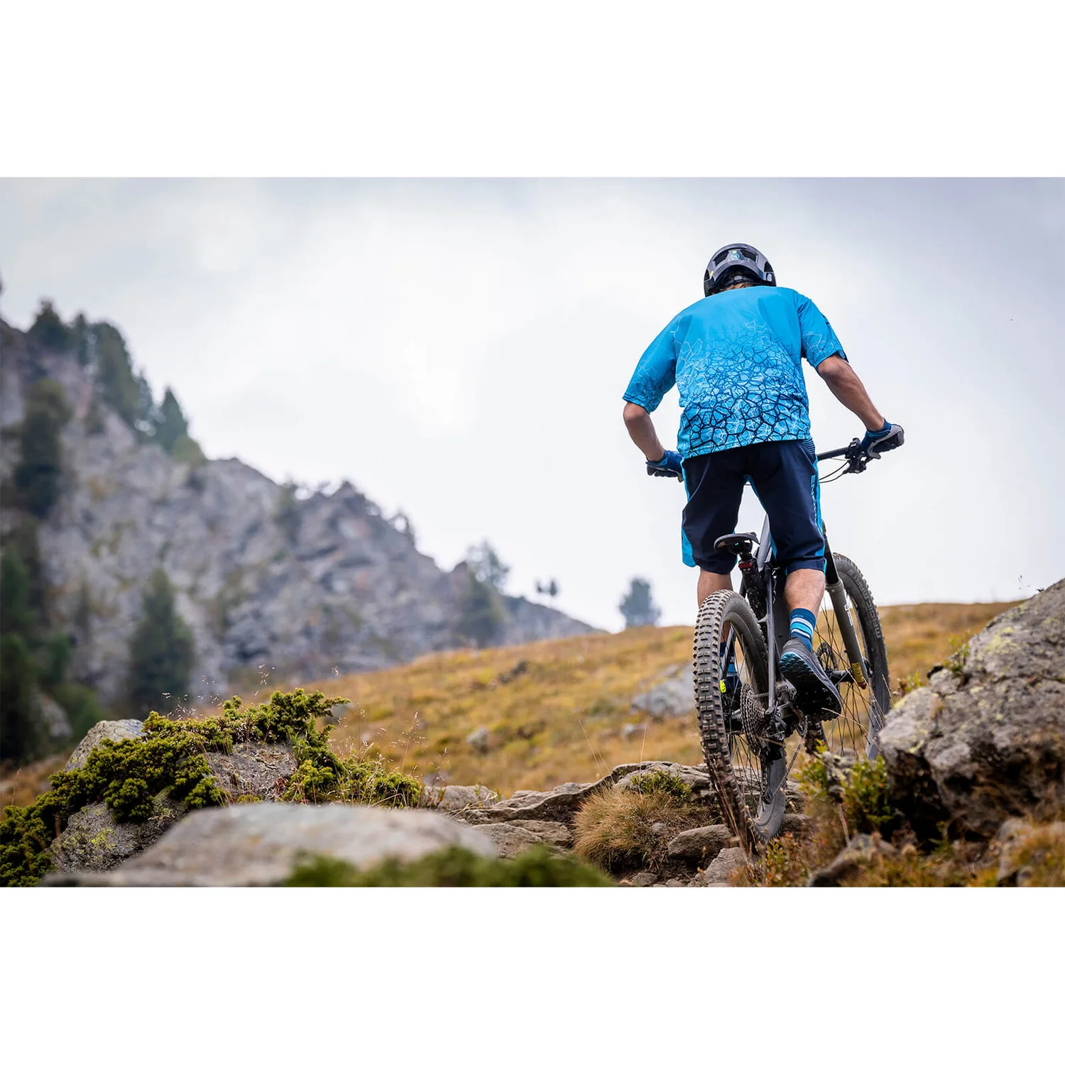 Endura SingleTrack Print Tee LTD - Electric Blue 7 Endura SingleTrack Print Tee LTD - Electric Blue - Image 5