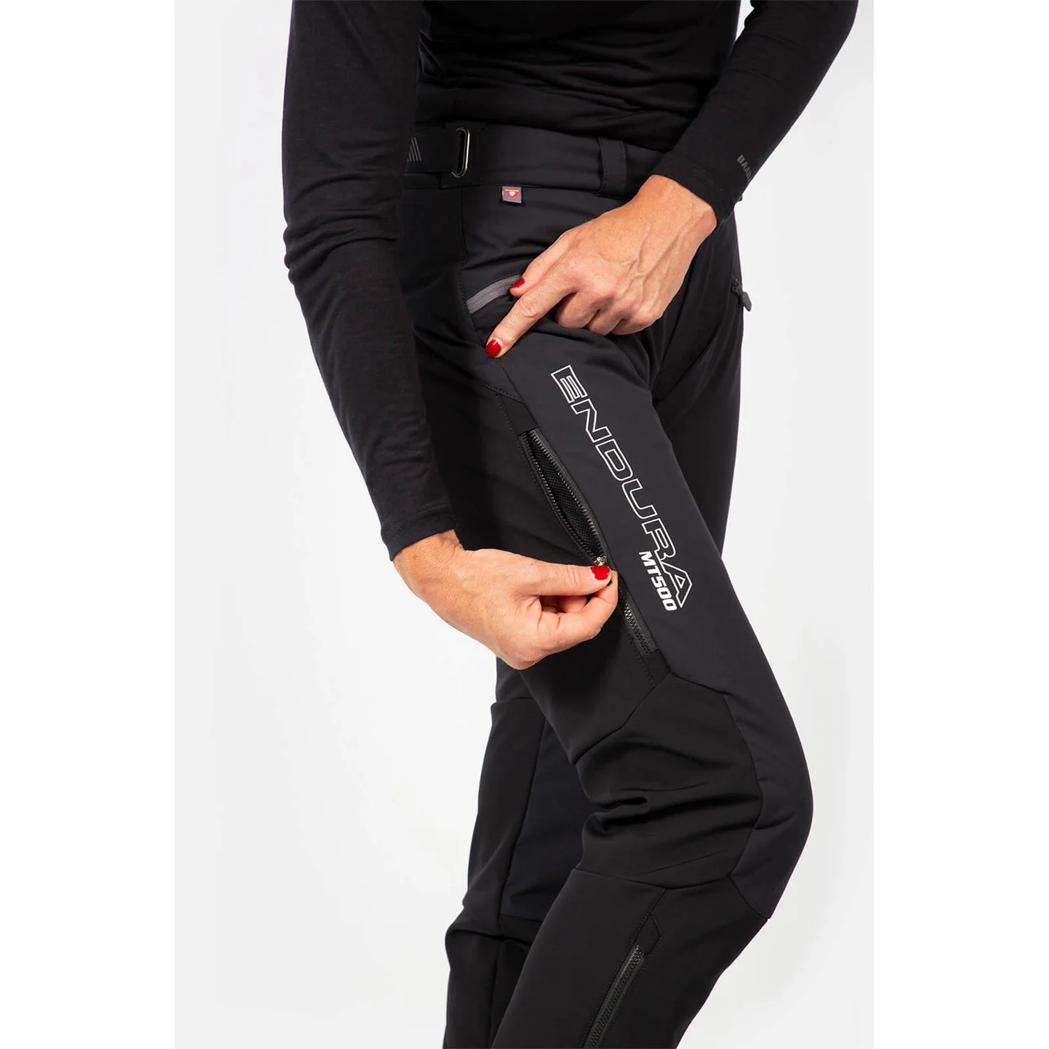 Endura Women's MT500 Freezing Point Trouser - Black 6 Endura Women's MT500 Freezing Point Trouser - Black - Image 4