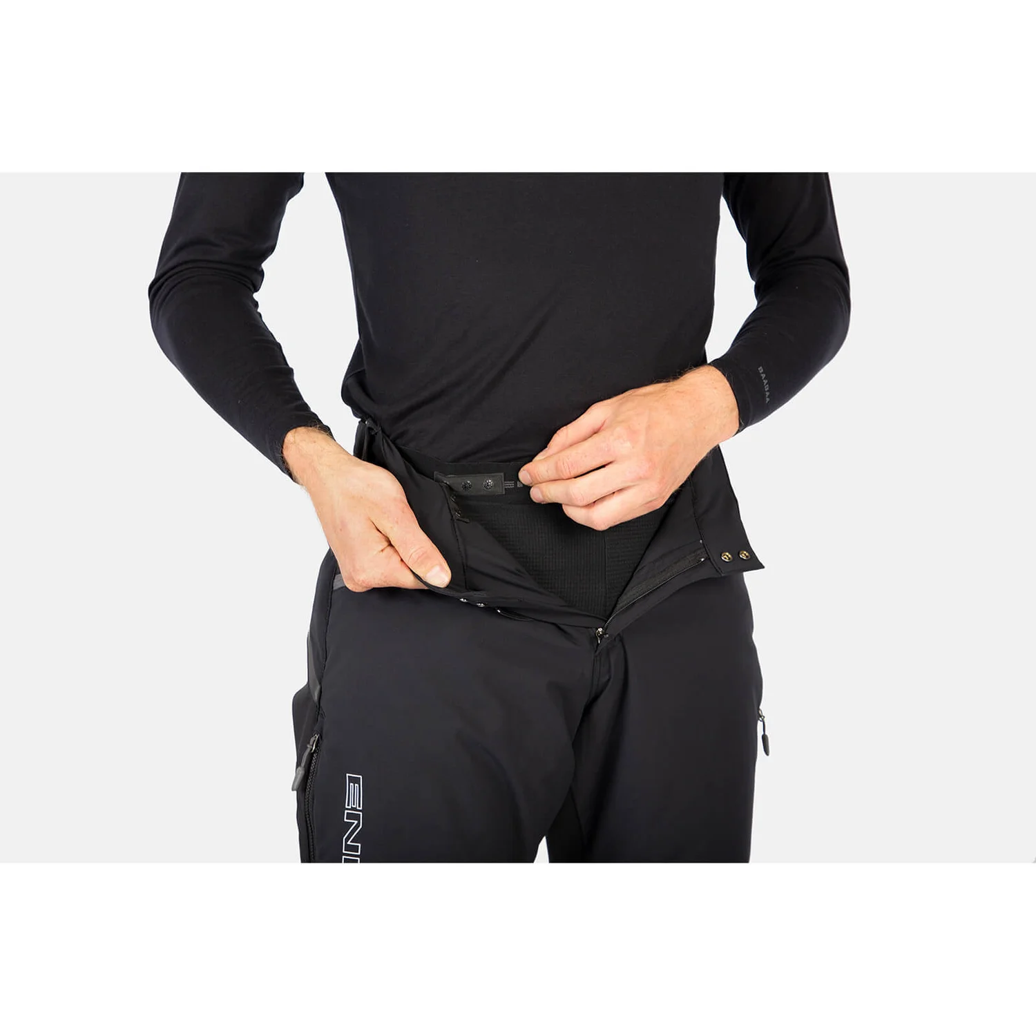Endura MT500 Freezing Point Shorts - Black 7 Endura MT500 Freezing Point Shorts - Black - Image 5